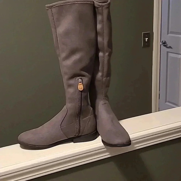 GENTLE SOULS EMMA BOOTS - Picture 3 of 7